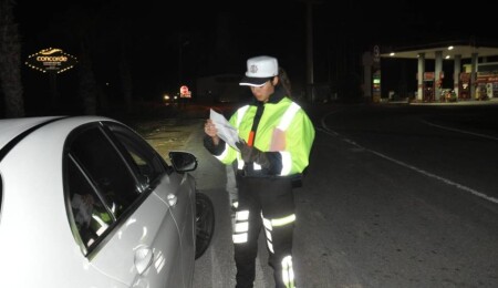 Trafik denetimlerinde 360 sürücüye yasal işlem: 21 araç trafikten men edildi