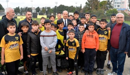 Cumhurbaşkanı Tatar, Türk Ocağı Limasol Spor Kulübü’nü ziyaret etti