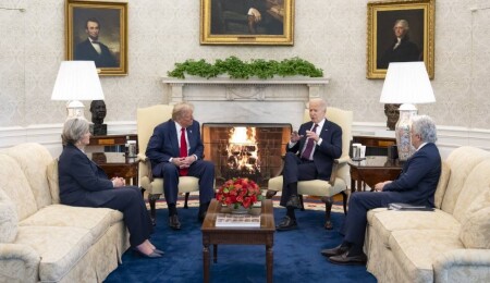 Trump, Biden'ın yerine klonunun geçtiğine inanıyor