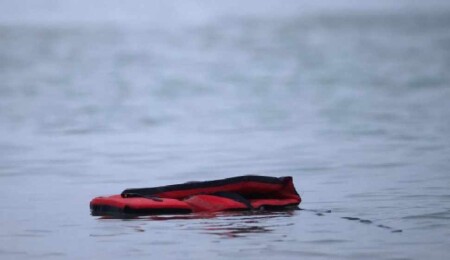 Tunus açıklarında düzensiz göçmenleri taşıyan teknenin devrilmesi sonucu 27 kişi öldü