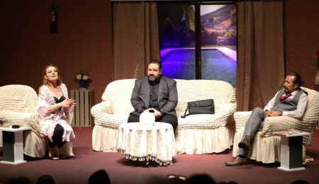 İBT’nin yeni oyunu "Tehlikeli Saplantı" seyirciyle buluştu