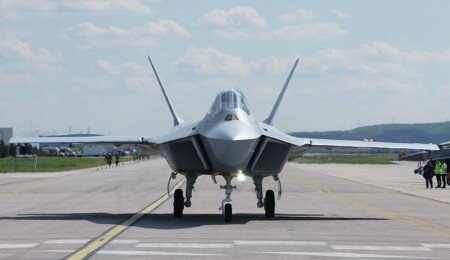 Türkiye’nin milli muharip uçağı “KAAN” ilk uçuşunu yaptı