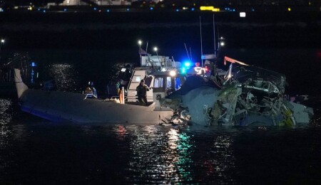 ABD'de uçak ile helikopter çarpıştı: 19 kişi hayatını kaybetti