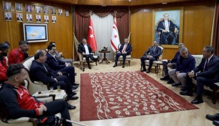 Başbakan Üstel, Türkiye Bedensel Engelliler Spor Federasyonu’nu kabul etti