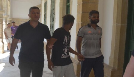 Lefkoşa’da uyuşturucu ve reçeteli ilaç ithamı: 2 kişi tutuksuz yargılanacak