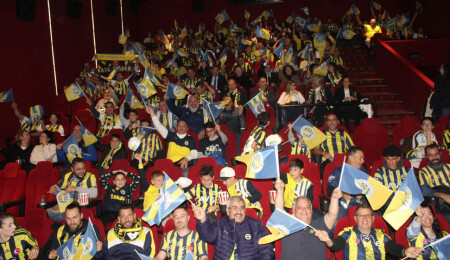 “Zaferin Rengi” filmi coşkuyla izlendi