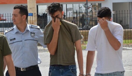 Başkasına ait cüzdanı çalan Waleed Nidhal Fayez Alshuorah ve Hani A.M. Abukwaik 2 gün daha tutuklu kalacak