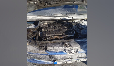 Girne-Lefkoşa ana yolunda araç yangını!