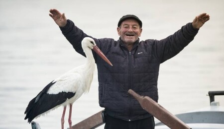 Adem amcadan Yaren leyleğe bayram hediyesi