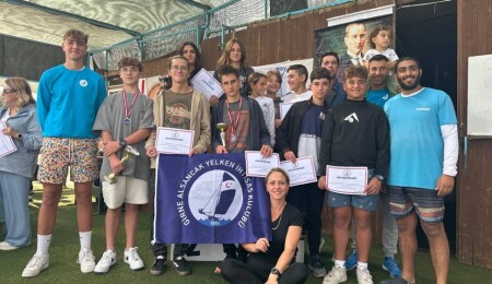 Yelkenler, Atatürk ve Cumhuriyet için açıldı