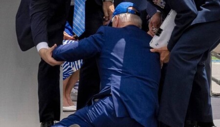 Trump ve destekçileri, Biden'ın düşüşüyle dalga geçti