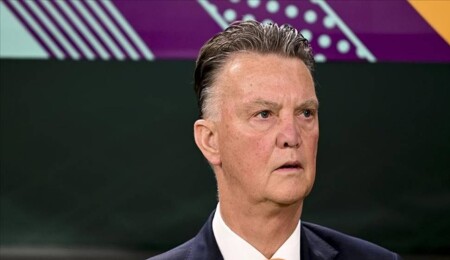 Ajax, eski teknik direktörü Louis van Gaal'i danışman olarak göreve getirdi