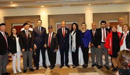 Cumhurbaşkanı Tatar, Çanakkale’de iş insanları ve gazilerle bir araya geldi