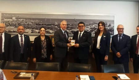 Maliye Bakanı Berova, Mersin Deniz Ticaret Odasını ziyaret etti