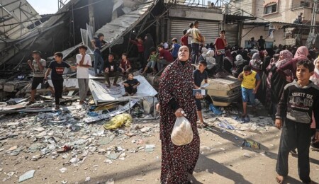 BM: Gazze'de insanlar ekmek kuyruğunda beklerken hava saldırılarına maruz kalıyor