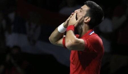 Djokovic taraftarlara "Çenenizi kapayın" diye bağırdı