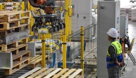 ECB raporu: Yapay zeka çalışan ücretlerini etkileyecek