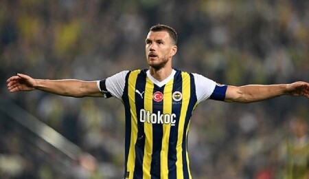 Fenerbahçe'de Dzeko'nun sağ ayak arka adalesinde zorlanma tespit edildi