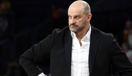 Galatasaray Erkek Basketbol Takımı'nda başantrenör Mitrovic ile yollar ayrıldı