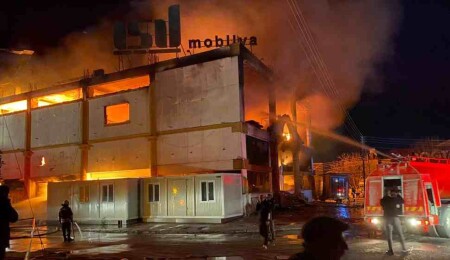 Işıl Reklam’da çıkan yangın kontrol altında, polisin araştırması sürüyor