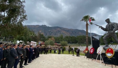 18 Mart Şehitler Günü dolayısıyla Boğaz Şehitliğinde tören düzenlendi
