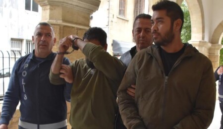 GKRY'den KKTC'ye kanunsuz şekilde silah getirdiği iddia edilen 2 kişi 8 gün tutuklu kalacak