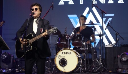 Ayna solisti Erhan Güleryüz müjdeyi verdi: Bütün dünyaya Kıbrıs'ı müzik ile anlatmış olacağız