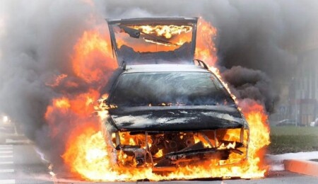 Güney Kıbrıs'ta Lübnanlı müteahhidin aracı kundaklandı; soruşturma sürüyor