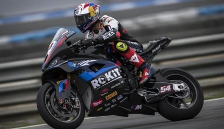 Türkiye'nin milli motosikletçisi Toprak Razgatlıoğlu, Hollanda'daki ilk yarışta 2. oldu