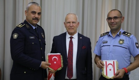 Töre, Lefkoşa Polis Müdürü Tarkan Kızıltuğ ve Yardımcısı Hasan Karabaşak’ı kabul etti