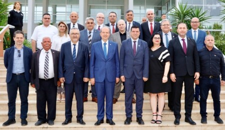 Ersin Tatar DAÜ’yü ziyaret etti