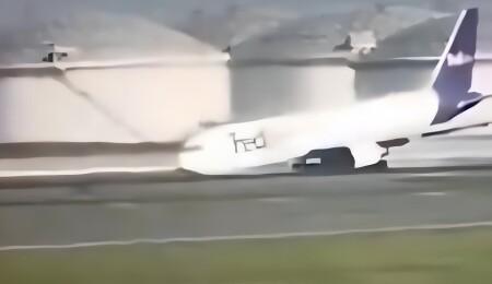 İstanbul Havalimanı'nda faciadan dönüldü: Uçak gövde üzeri iniş yaptı