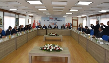 Türkiye Azerbaycan KKTC Parlamentolar Arası Dostluk Grubu başkanları ve heyetleri arasında toplantı yapıldı