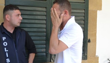 Yoldan geçen bir kişiyi ağır şekilde darbeden baba ve oğul teminata bağlandı