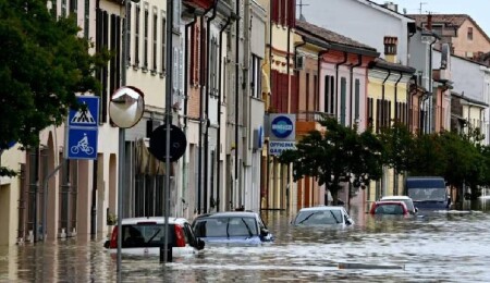 Massive Floods Strand Over 50,000 in Eastern Australia