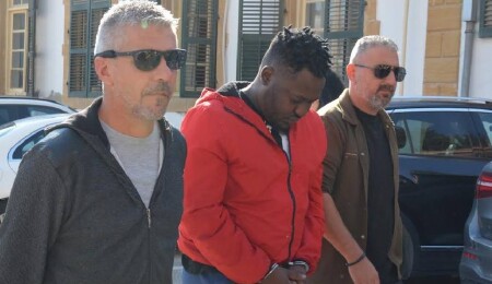 Polisleri görünce çantasını fırlatıp kaçtı: Çantasından uyuşturucu bulunan zanlı tutuklandı