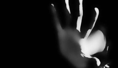 Lefkoşa'da taciz girişimi iddiası: Ellerimi tutmaya çalıştı, uyanık olduğumu fark edince kaçtı!