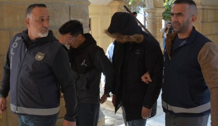 Araçlarında ve evlerinde uyuşturucu bulundu: 6 gün tutuklu kalacaklar