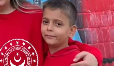 İzmir’de sosyal medyada gördüğü “kolonya akımını” deneyen 11 yaşında çocuk hayatını kaybetti