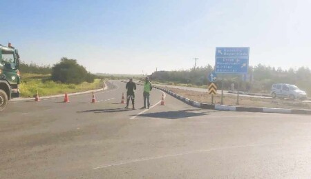 Ercan-Gaziköy yolu asfaltlama çalışmaları nedeniyle trafiğe kapatıldı