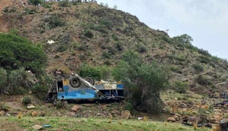 Bolivya'da otobüsün uçuruma yuvarlanması sonucu 31 kişi öldü