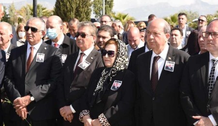 Eski başbakanlardan İrsen Küçük 6. ölüm yıl dönümünde kabri başında anıldı