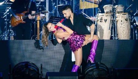 Hadise, Grand Sapphire Resort & Casino sahnesinde büyüledi!