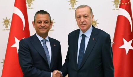 Erdoğan'dan, saldırıya uğrayan CHP Genel Başkanı Özel'e geçmiş olsun telefonu