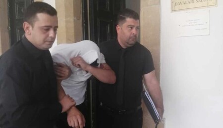 14 yaşındaki erkek çocuğuna "tecavüz etmekle" itham edildi!