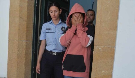 Çalıştığı evden yüklü miktarda para çalmakla itham edildi!