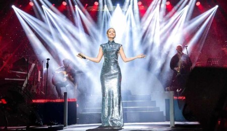 Sapphire gecelerinde Derya Uluğ rüzgarı!