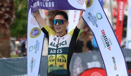 Enis Alçıcı, Ordu Triatlonu’nda birinci