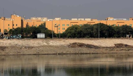 AP: ABD, Bağdat Büyükelçiliğindeki zorunlu olmayan personelini geri çekmeye hazırlanıyor"