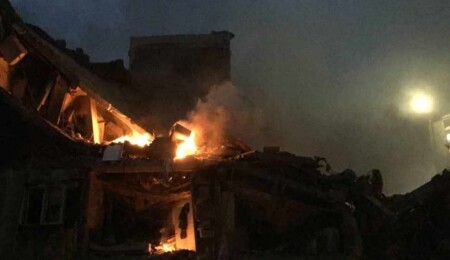 İran devlet televizyonu: Bir binada 20'si çocuk 60 kişi hayatını kaybetti